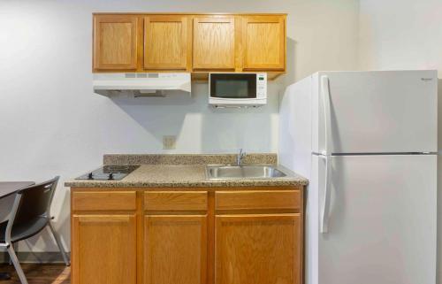 Extended Stay America Select Suites - Phoenix - North in Metro Center Extended Stay America Select Suites - Phoenix - North in Metro Center