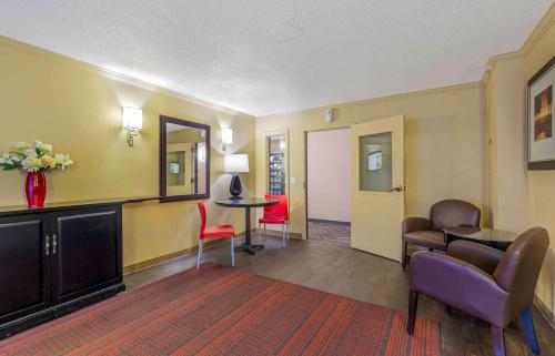 Lobby, Extended Stay America Suites - Boston - Burlington in Burlington (MA) Lobby, Extended Stay America Suites - Boston - Burlington in Burlington (MA)