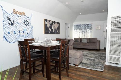 Surf city House in Huntington Beach (CA) Surf city House in Huntington Beach (CA)