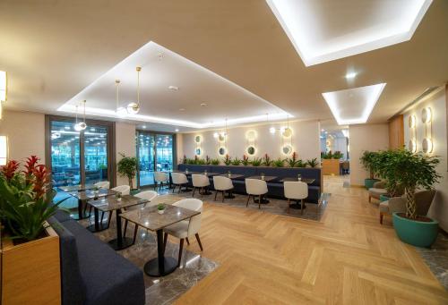 Makanan dan Minuman, Radisson Residences, Vadistanbul in Sariyer Makanan dan Minuman, Radisson Residences, Vadistanbul in Sariyer