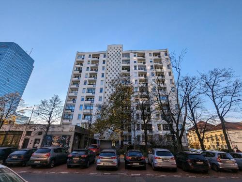 Bella Luna Luxury Suites - Oasis Gem in Warsaw