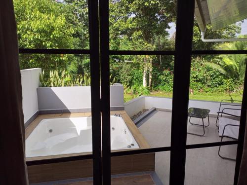 Terraza/balcón, HOSTERIA TERRA LUNA LODGE in Tena Terraza/balcón, HOSTERIA TERRA LUNA LODGE in Tena