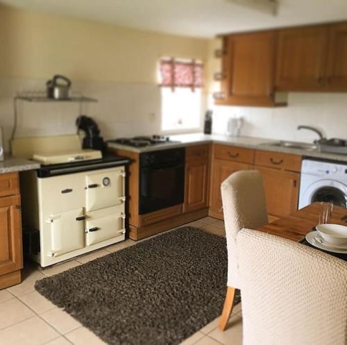 Traditional Croft Cottage Minutes from Lochness in Drumnadrochit Town Center Traditional Croft Cottage Minutes from Lochness in Drumnadrochit Town Center