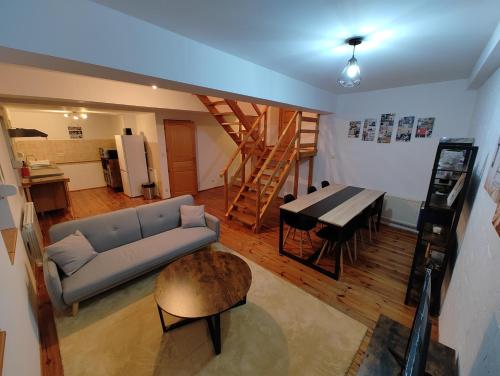 Cosy Triplex 3 chambres in Pont-de-l'Arche Cosy Triplex 3 chambres in Pont-de-l'Arche