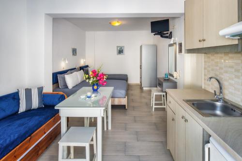 Létesítmények, Honeymoon Beach Studios in Perivolos Létesítmények, Honeymoon Beach Studios in Perivolos