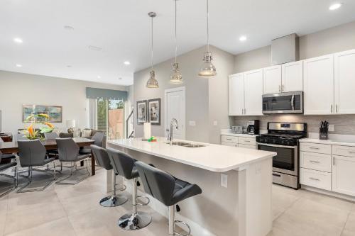 Fantastic 4 beds Villa 5 min to Disney