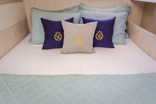 All Inclusive Luxury Yacht with Private Island