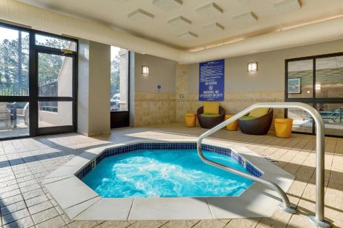 View, Drury Inn & Suites Atlanta Marietta in Marietta (GA) View, Drury Inn & Suites Atlanta Marietta in Marietta (GA)