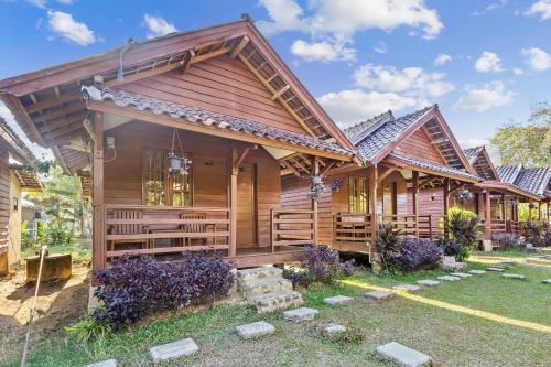 Beaches Near Jakarta - Sawarna Little Hula Hula