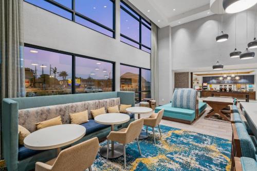 大堂, 希爾頓歡朋酒店-莫羅灣 (Hampton Inn by Hilton Morro Bay) in 莫羅灣市中心 大堂, 希爾頓歡朋酒店-莫羅灣 (Hampton Inn by Hilton Morro Bay) in 莫羅灣市中心