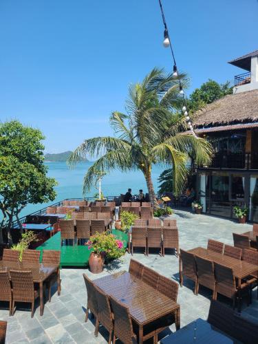 Le Pont Bungalow Hostel in Cat Ba Island Le Pont Bungalow Hostel in Cat Ba Island
