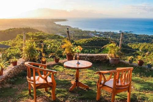 Restaurant, Thornton's Sea View Cafe & Guesthouse in Siquijor Restaurant, Thornton's Sea View Cafe & Guesthouse in Siquijor