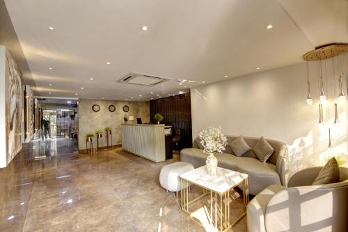 Facilities, Town Pallace Inn in Karol Bagh Facilities, Town Pallace Inn in Karol Bagh