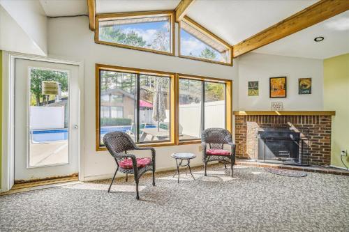 حانة/استراحة, Cedarbrook Hotel Room w/2 Doubles 218 in Killington حانة/استراحة, Cedarbrook Hotel Room w/2 Doubles 218 in Killington