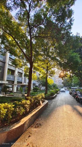 Kert, Yailon - XuanWu Lake - JiuHuaShan Metro St-ation 雅伦之屋-玄武湖九华山地铁站店 near Zijinshan Observatory Kert, Yailon - XuanWu Lake - JiuHuaShan Metro St-ation 雅伦之屋-玄武湖九华山地铁站店 near Zijinshan Observatory