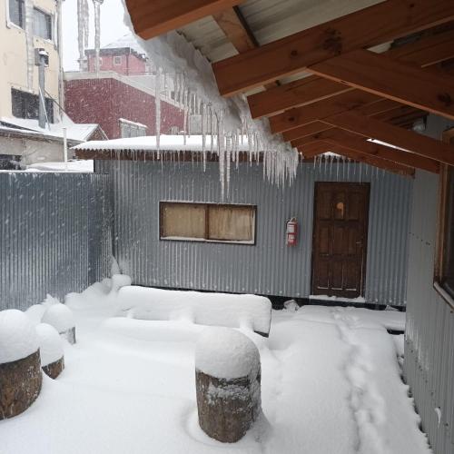 Exterior view, Hostel Cruz del Sur in Ushuaia Exterior view, Hostel Cruz del Sur in Ushuaia