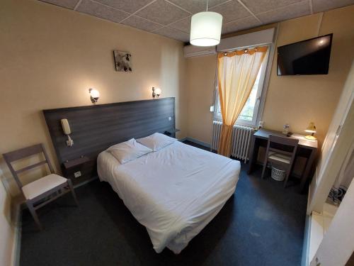 Logis Hotels - Le Saint Clement - Hotel Restaurant in Coutras Logis Hotels - Le Saint Clement - Hotel Restaurant in Coutras