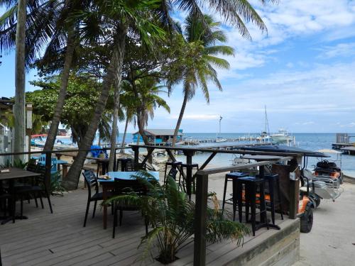 Restaurante, Sandbar Beachfront Hostel & Restaurant in San Pedro Restaurante, Sandbar Beachfront Hostel & Restaurant in San Pedro