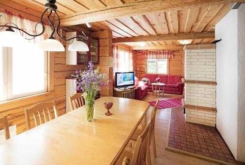 Shared lounge/TV area, Tervalepikon Torpat in Sysma Shared lounge/TV area, Tervalepikon Torpat in Sysma