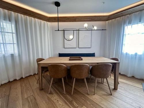 Chic Alpine Elegance: Designer Retreat in Samedan in Samedan Chic Alpine Elegance: Designer Retreat in Samedan in Samedan
