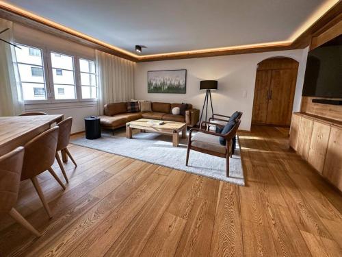 Chic Alpine Elegance: Designer Retreat in Samedan in Samedan Chic Alpine Elegance: Designer Retreat in Samedan in Samedan