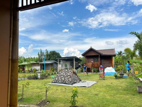 Garden, เต็นท์ใหญ่ พร้อมที่นอน in Chum Het Garden, เต็นท์ใหญ่ พร้อมที่นอน in Chum Het