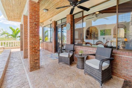 Luxury Flamingo villa with outdoor bar - pool and magnificent views in Playa Flamingo Luxury Flamingo villa with outdoor bar - pool and magnificent views in Playa Flamingo