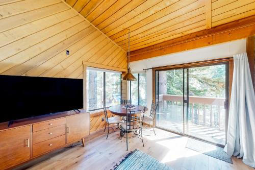 Huntington Lake Condo #38 in Lakeshore (CA) Huntington Lake Condo #38 in Lakeshore (CA)