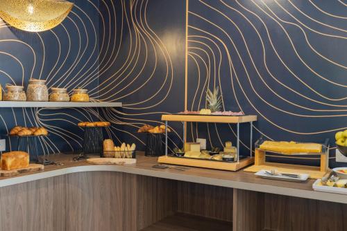 Food and beverages, The Originals Residence Aix Schuman in Aix-en-Provence Food and beverages, The Originals Residence Aix Schuman in Aix-en-Provence