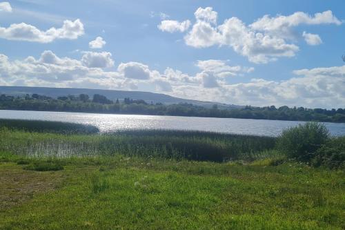 Petit Lough Arrow cottage in Ballyfarnon Petit Lough Arrow cottage in Ballyfarnon