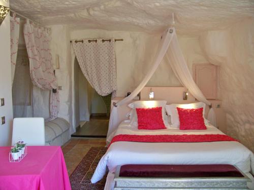 Logis Hotels Troglododo in Azay-le-Rideau Logis Hotels Troglododo in Azay-le-Rideau