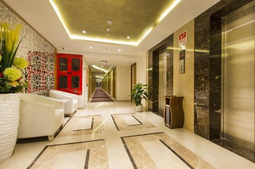 Shared lounge/TV area, The President Hotel in Hubli Shared lounge/TV area, The President Hotel in Hubli
