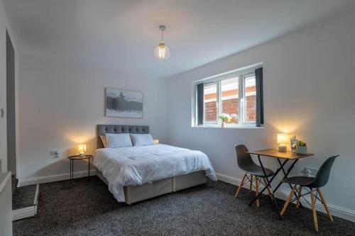 Chic Studio Living: Suite 6