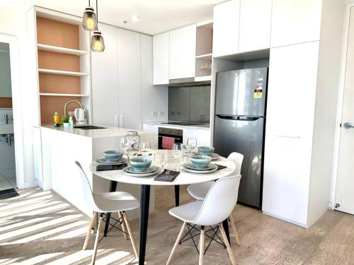 Melbourne Magic on Spencer: Stylish City Living