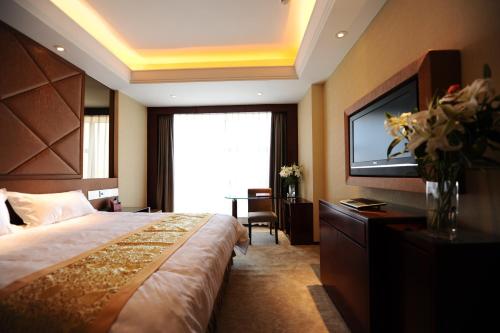 This photo about Shanghai Lianchu Happiness Hotel shared on HyHotel.com