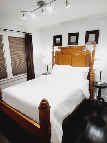 Charming and comfortable! in Medford Charming and comfortable! in Medford