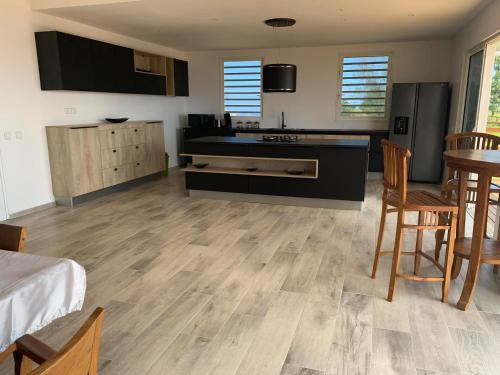 Kitchen, Puunui Lodge in Vaira'o Kitchen, Puunui Lodge in Vaira'o