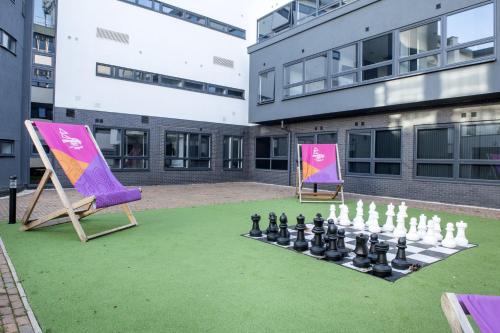 外部景觀, Graduation Studios in 貝斯頓中部 外部景觀, Graduation Studios in 貝斯頓中部