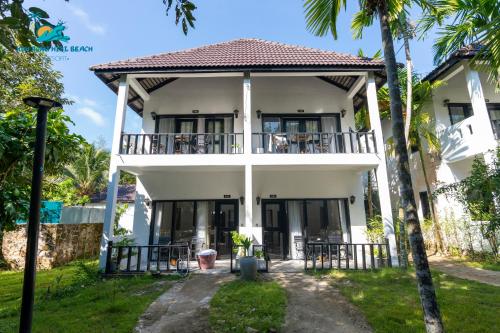 Exterior view, Koh Rong Hill Beach Resort in Koh Toch Exterior view, Koh Rong Hill Beach Resort in Koh Toch