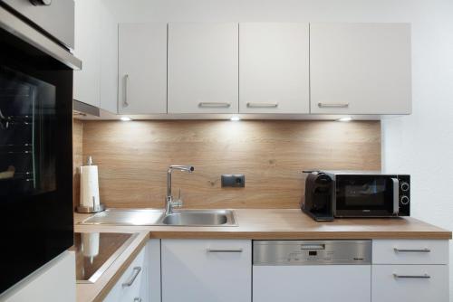 Apart Löffler (Apart Loffler) in เพอร์พัท Apart Löffler (Apart Loffler) in เพอร์พัท