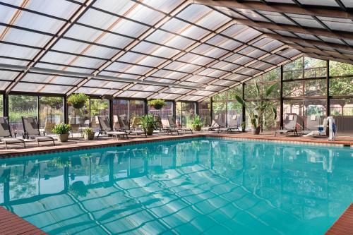 Zwembad, Radisson Hotel Colorado Springs Airport near Colorado Springs Airport Zwembad, Radisson Hotel Colorado Springs Airport near Colorado Springs Airport