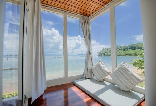 Seashell Village Resort in Chao Lao Beach Seashell Village Resort in Chao Lao Beach