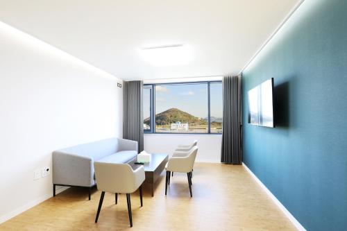 Phòng chờ chung/khu vực TV, MOKPO OCEAN HOTEL in Thành phố Mokpo Phòng chờ chung/khu vực TV, MOKPO OCEAN HOTEL in Thành phố Mokpo