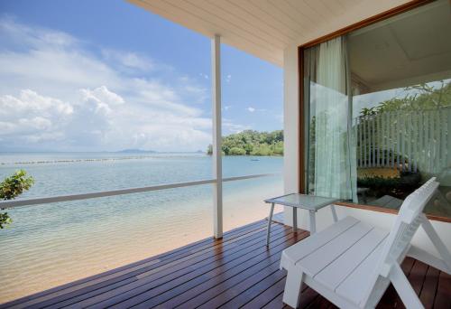 Seashell Village Resort in Chao Lao Beach Seashell Village Resort in Chao Lao Beach