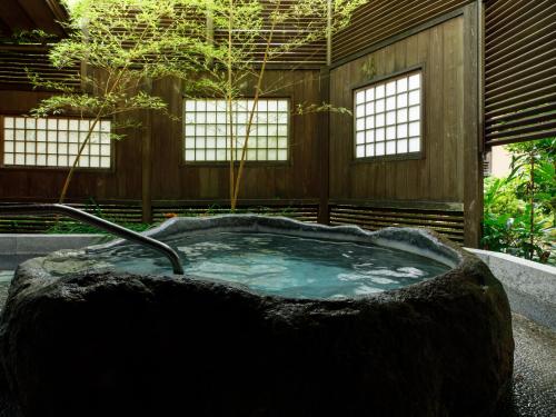 Open air bath, 越前あわら温泉 つるや in Awara Open air bath, 越前あわら温泉 つるや in Awara