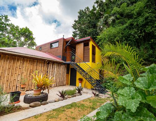 Garden, Kalinao - Bungalow chic en nature in Les Abymes Garden, Kalinao - Bungalow chic en nature in Les Abymes