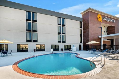 Létesítmények, La Quinta Inn & Suites by Wyndham Columbus MS in Columbus (Mississippi) Létesítmények, La Quinta Inn & Suites by Wyndham Columbus MS in Columbus (Mississippi)