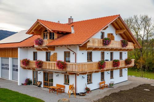 Ferienwohnungen zum Nigglhof in Wackersberg (Bavaria) Ferienwohnungen zum Nigglhof in Wackersberg (Bavaria)