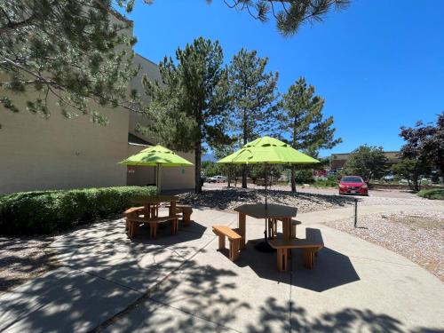 Quality Inn & Suites Garden Of The Gods in นอร์ธ อีสต์ โคโลราโด สปริง Quality Inn & Suites Garden Of The Gods in นอร์ธ อีสต์ โคโลราโด สปริง