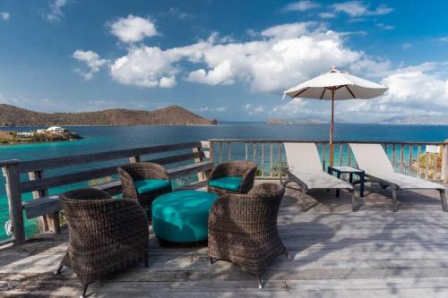 Island Daze - Amazing Views in Smith Bay Island Daze - Amazing Views in Smith Bay